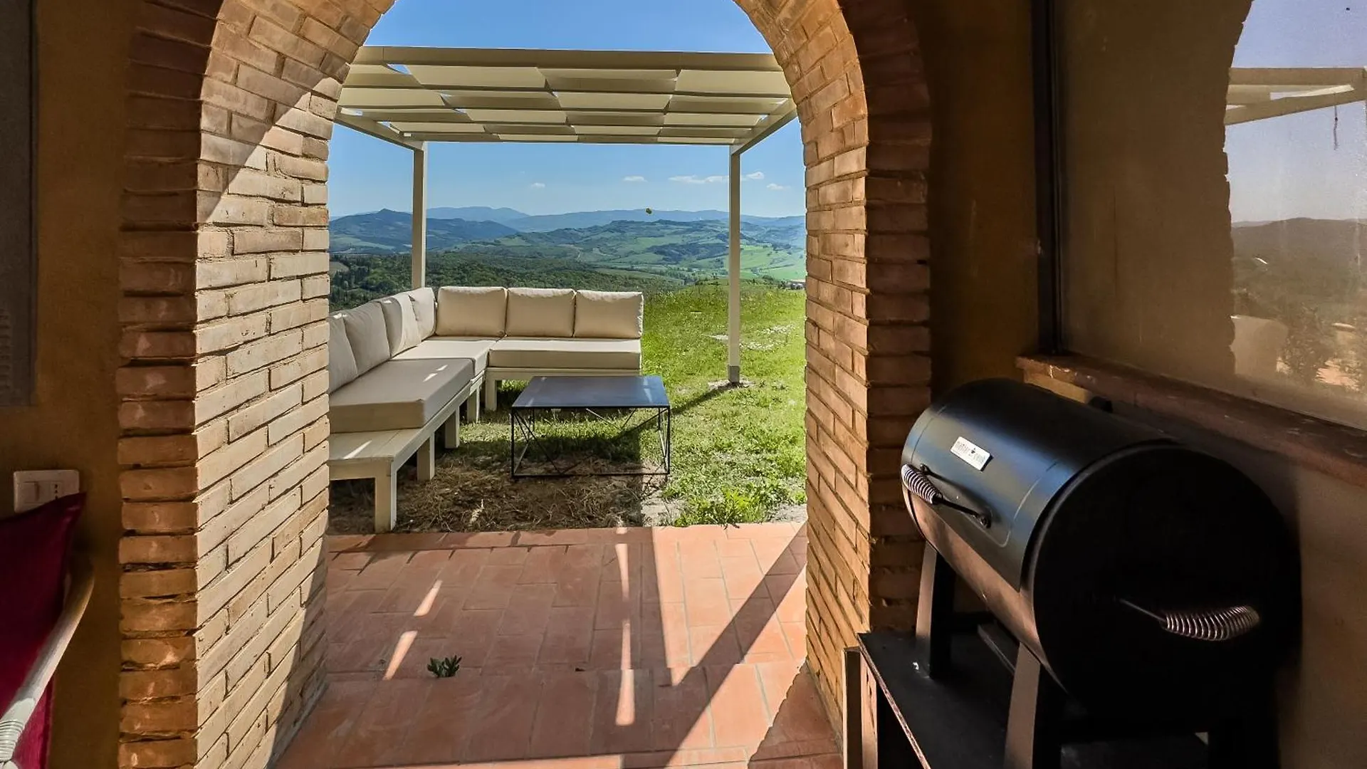 Prestigious Home - Pool, Gazebo, And Stellar Views Mazzolla شقة