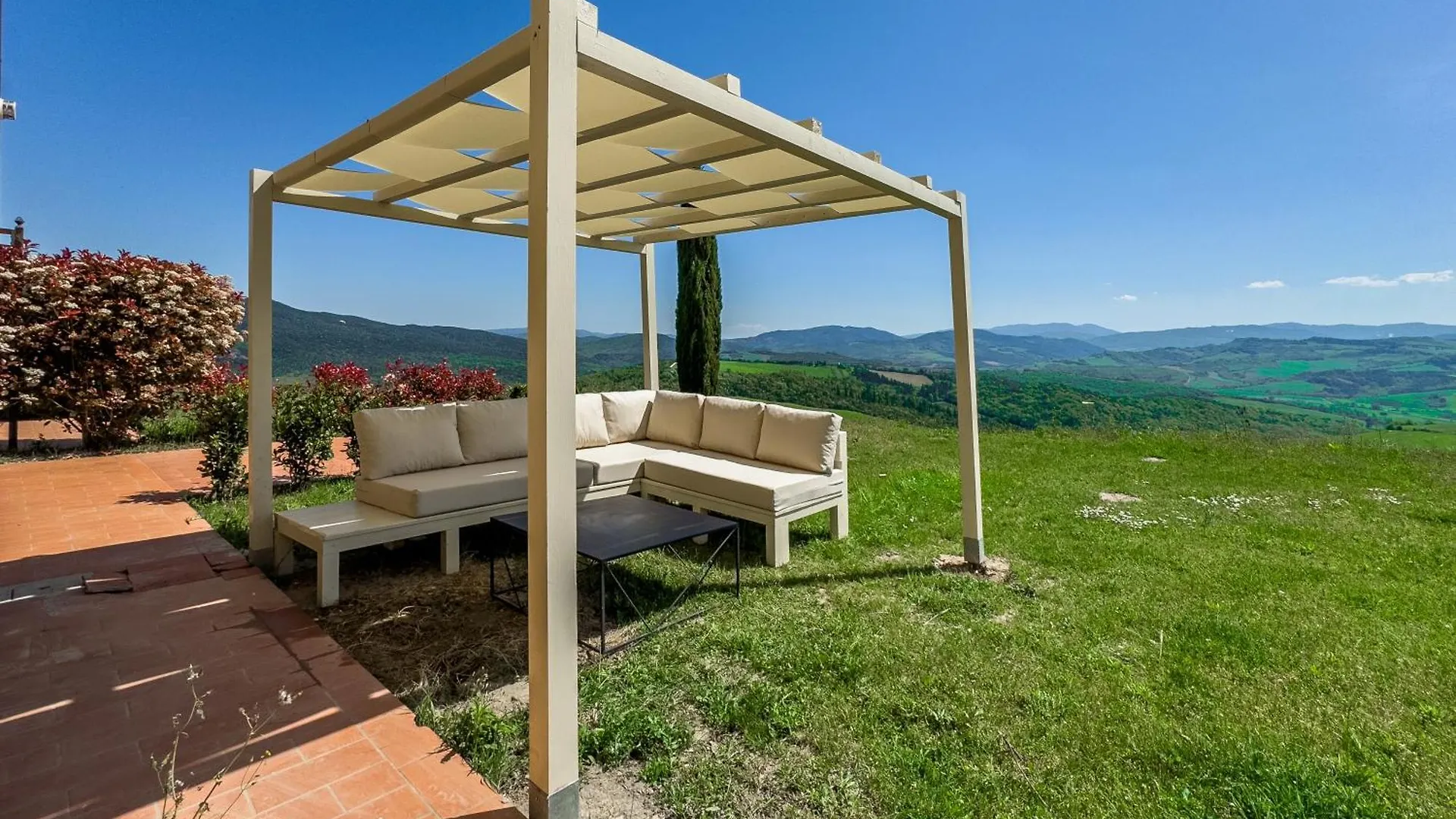 Prestigious Home - Pool, Gazebo, And Stellar Views Mazzolla Italy